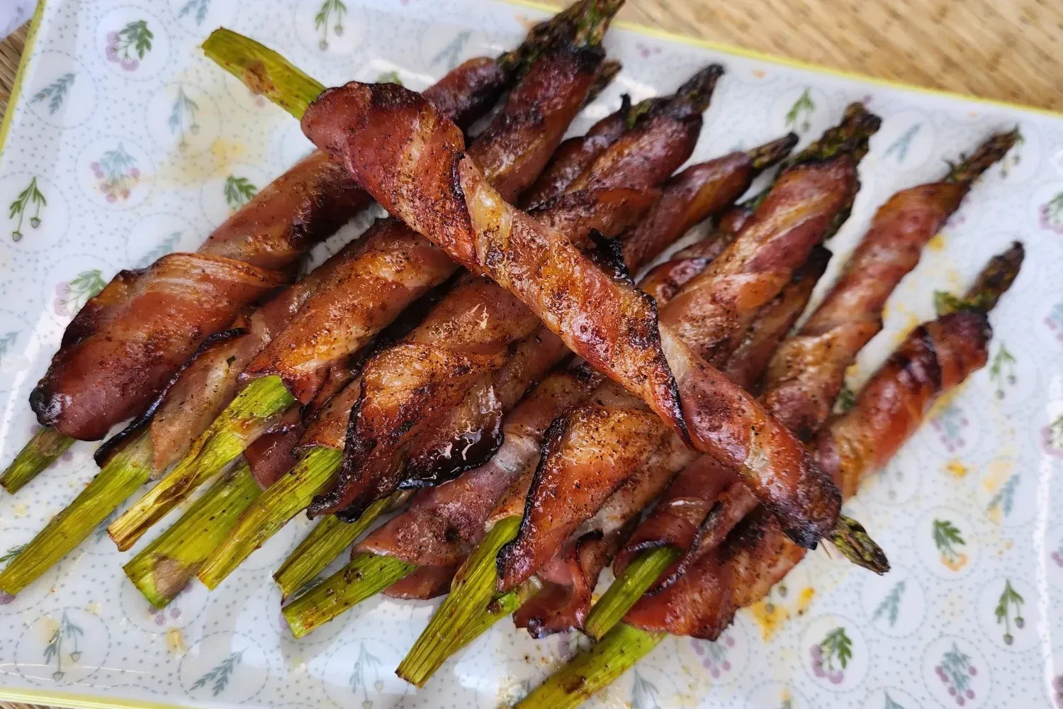 Delicious Easy-to-Make Bacon-Wrapped Asparagus 