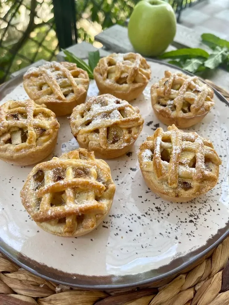 Easy Mini Apple Pies