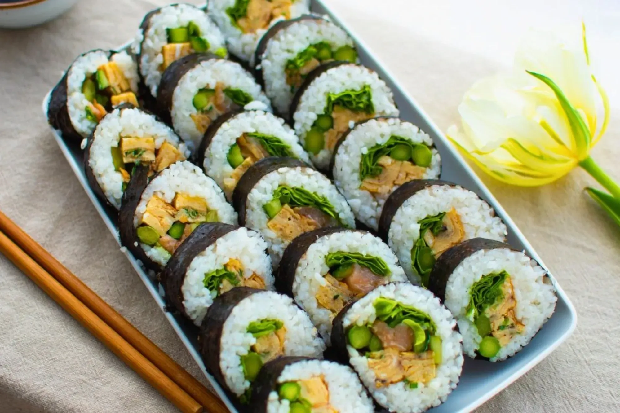 Kimbap with Omelet and Asparagus