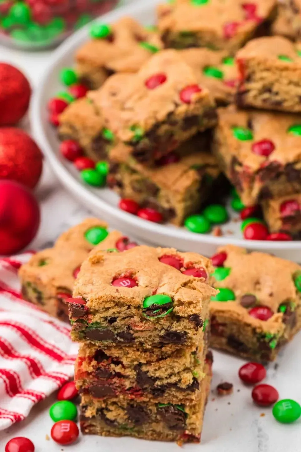 M&M Holiday Cookie Bars