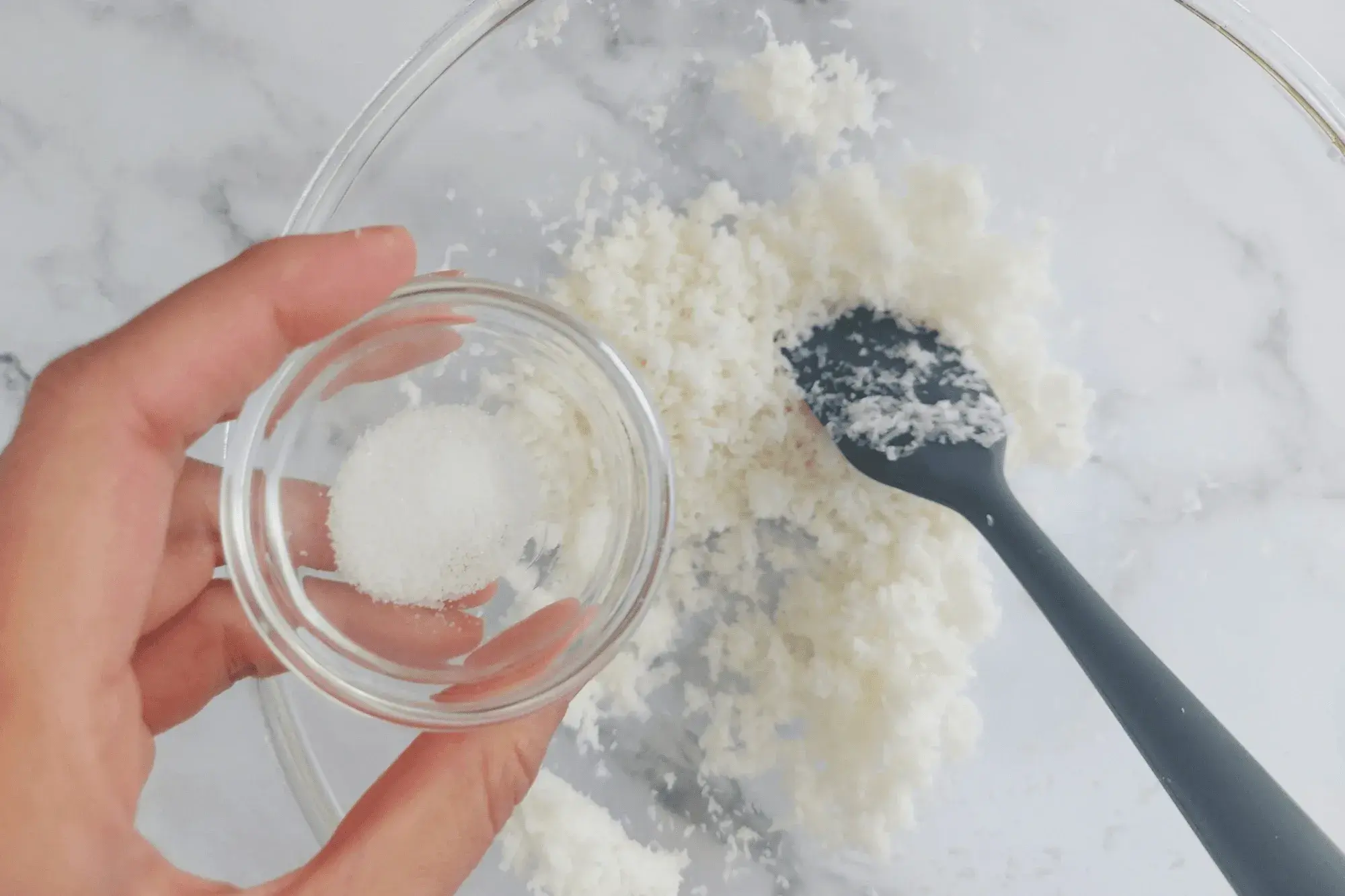 Add a pinch of salt for extra flavor and mix it well.