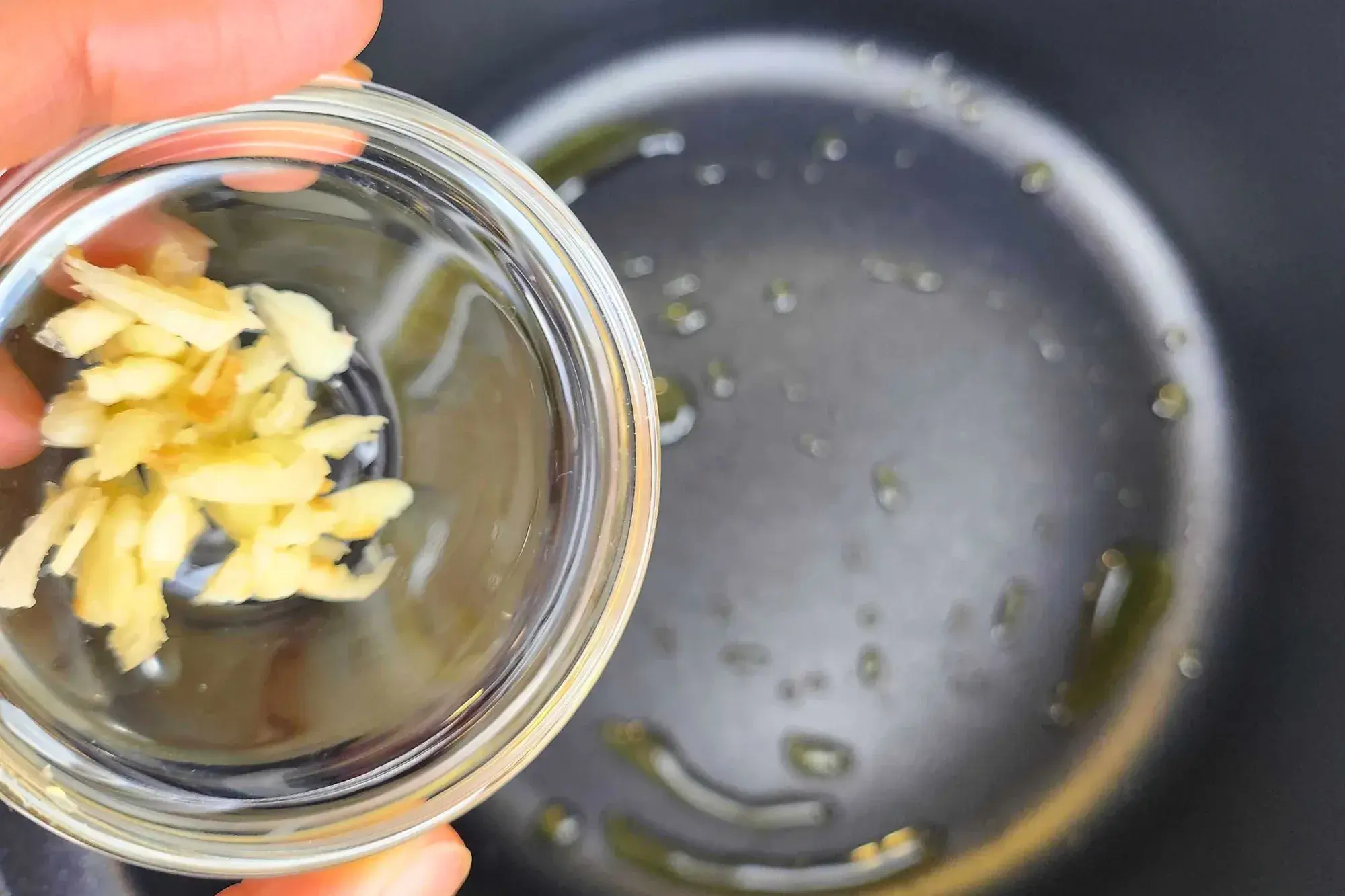 Add the minces garlic