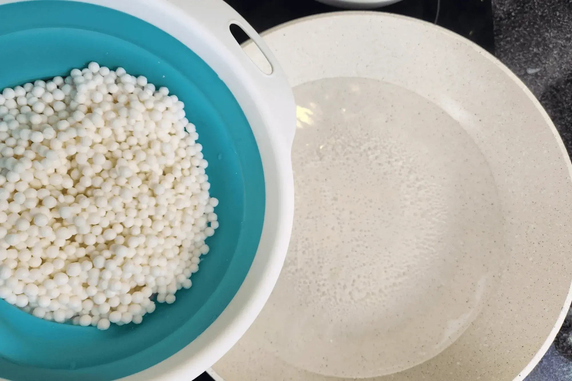 Add the sago pearls and cook until they turn translucent.