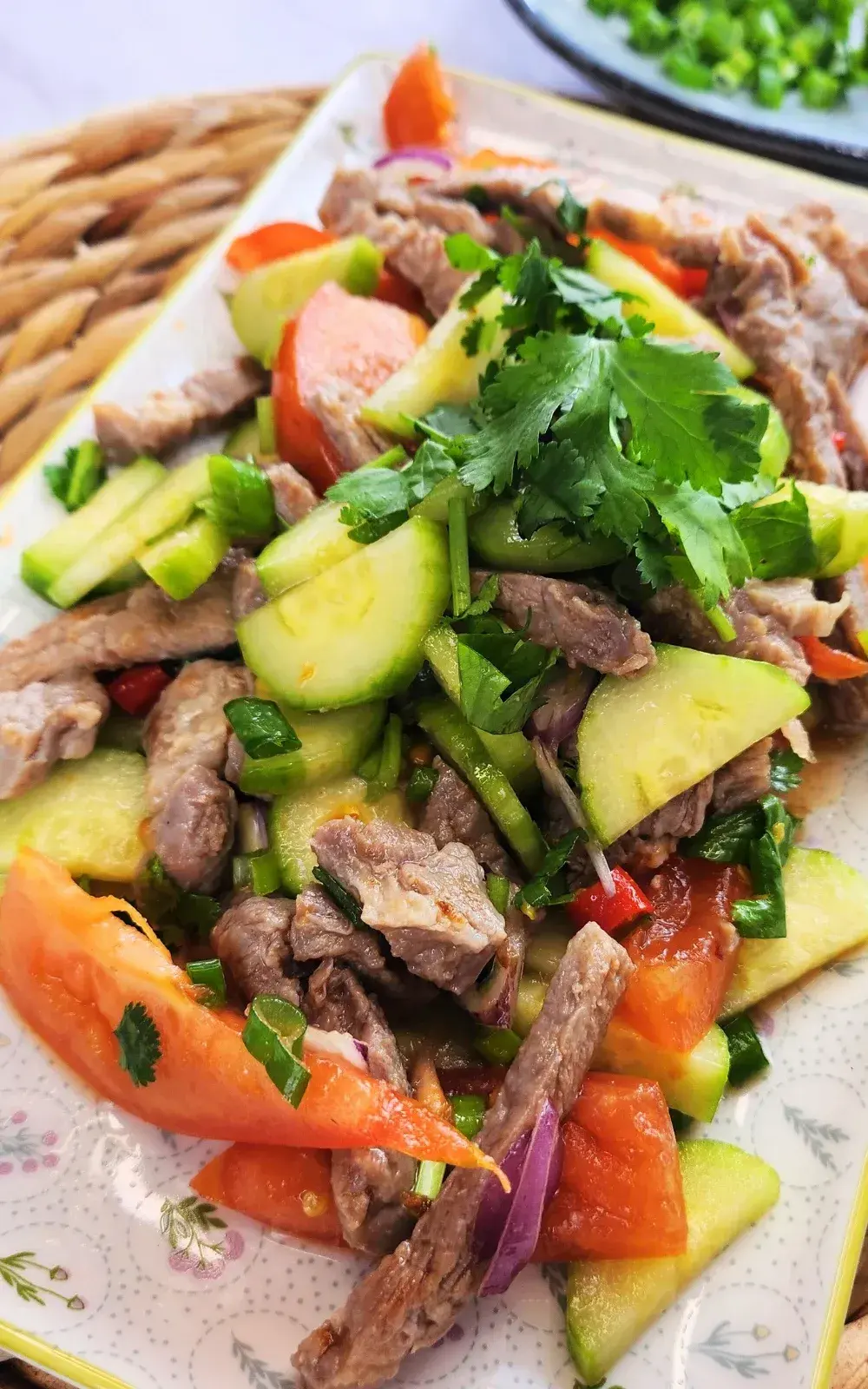 Grilled Pork Salad with Cucumber