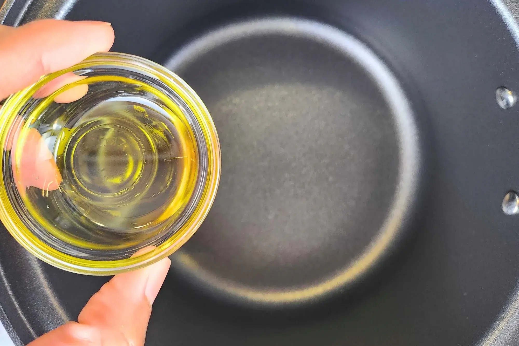 Heat a splash of oil in a large pot over medium heat.