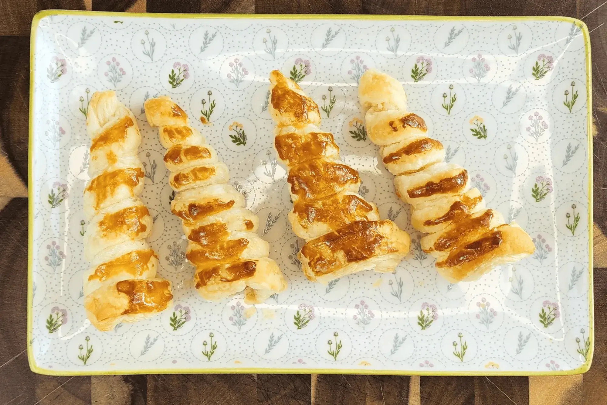 If using carrot-shaped cones: Gently remove the foil and pipe