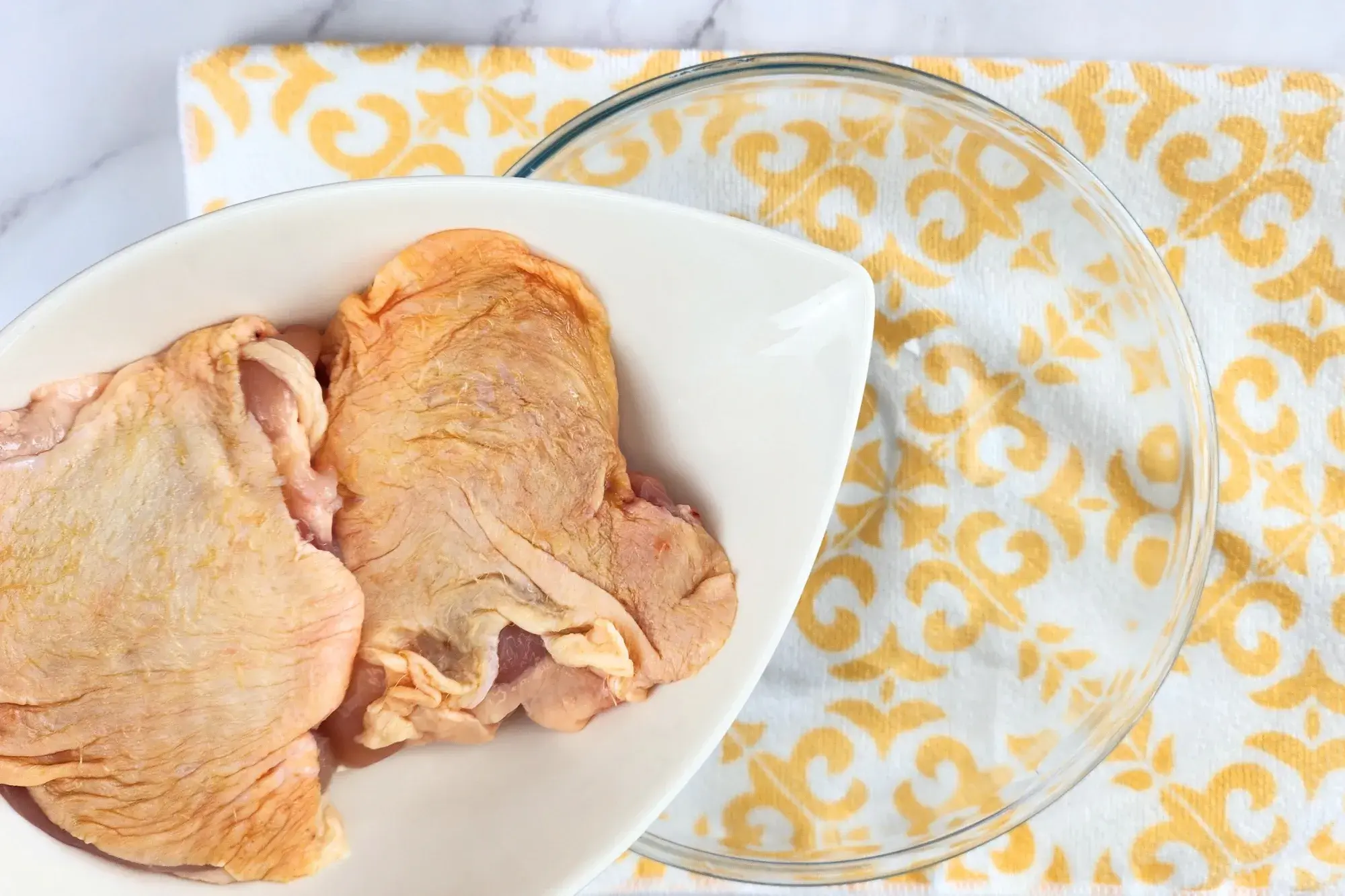 In a bowl or zip-top bag, combine chicken 