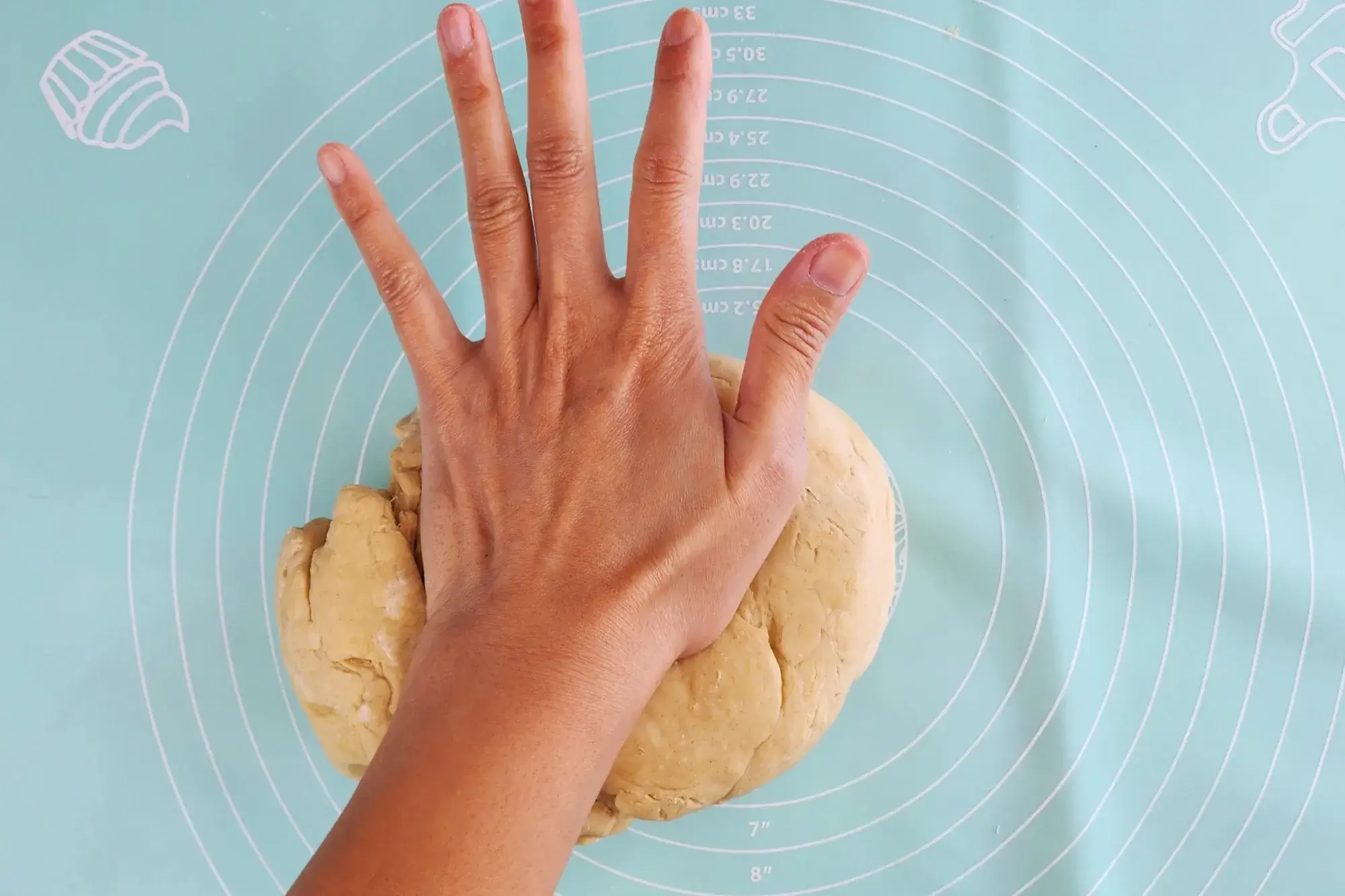 Knead the dough for another 10 minutes 