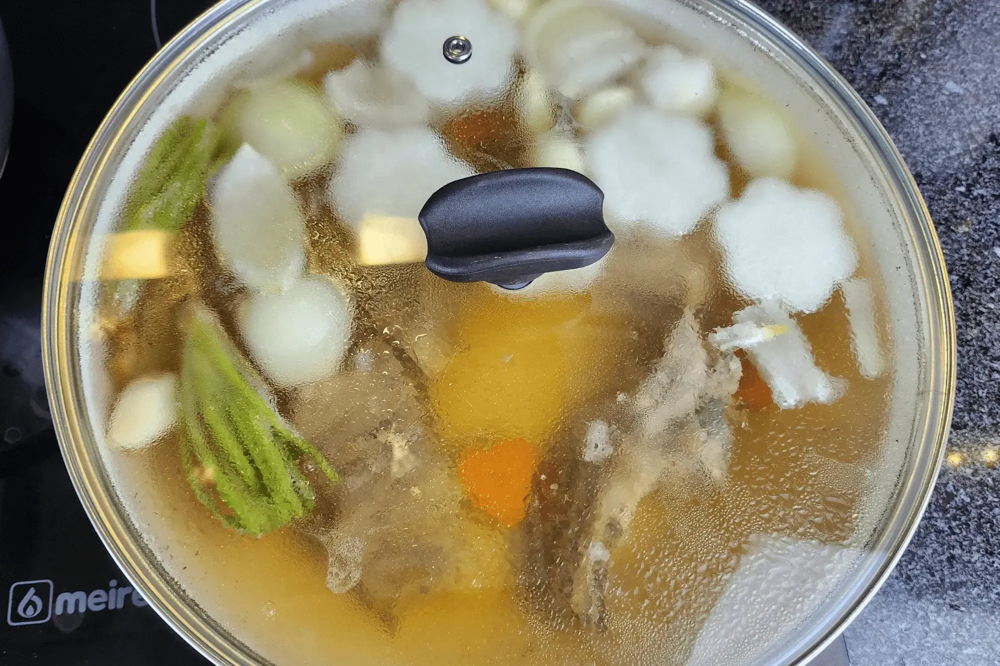 simmered pork bones broth
