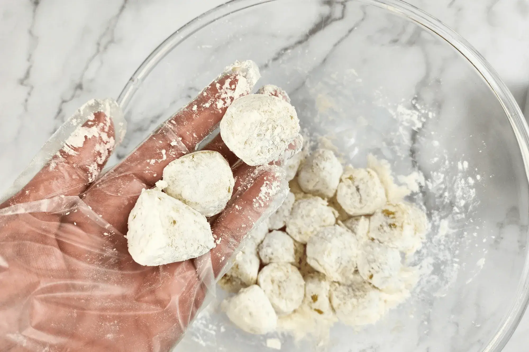 making sure bananas are evenly coated