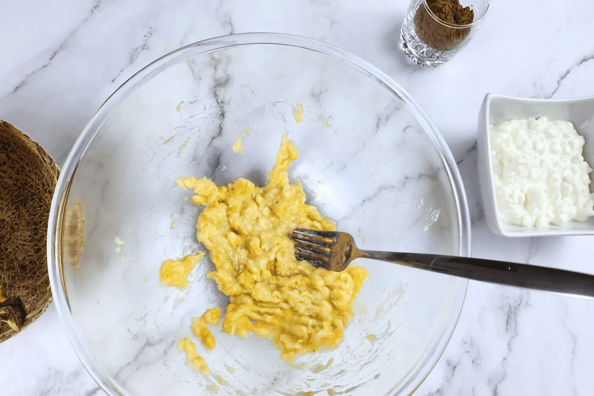 	Mash the banana until smooth.