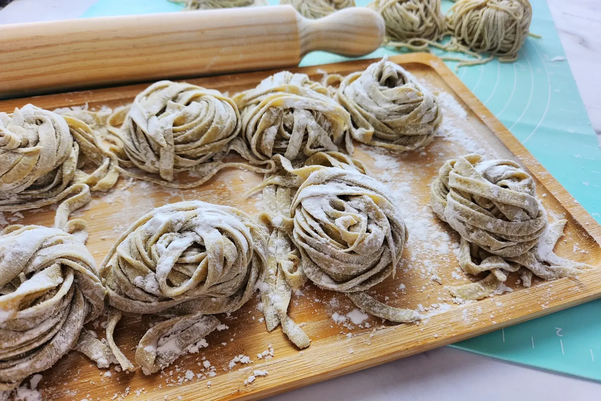 Medium egg noodles size 