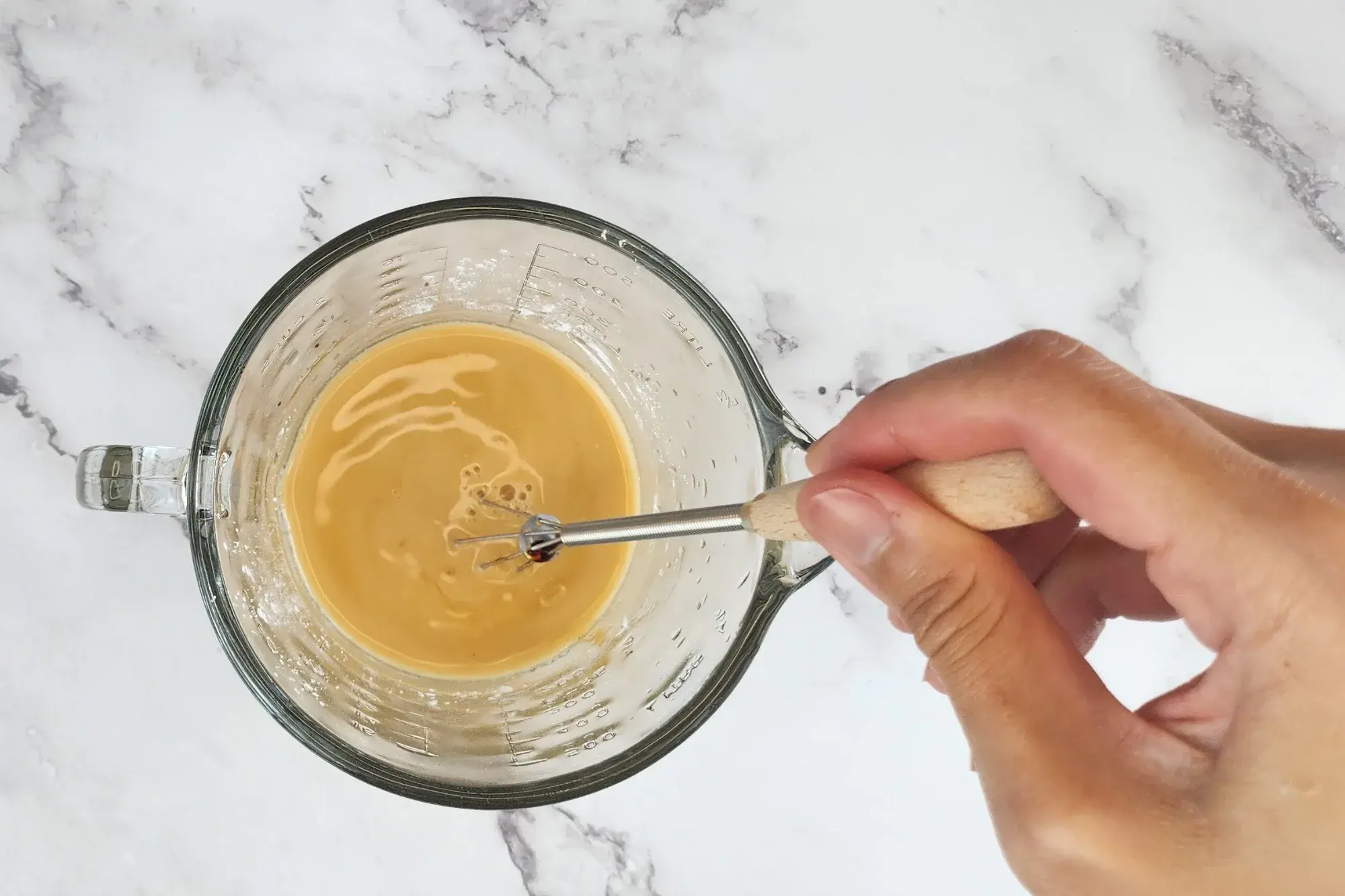 Stir well until the sugar and flour dissolve completely.