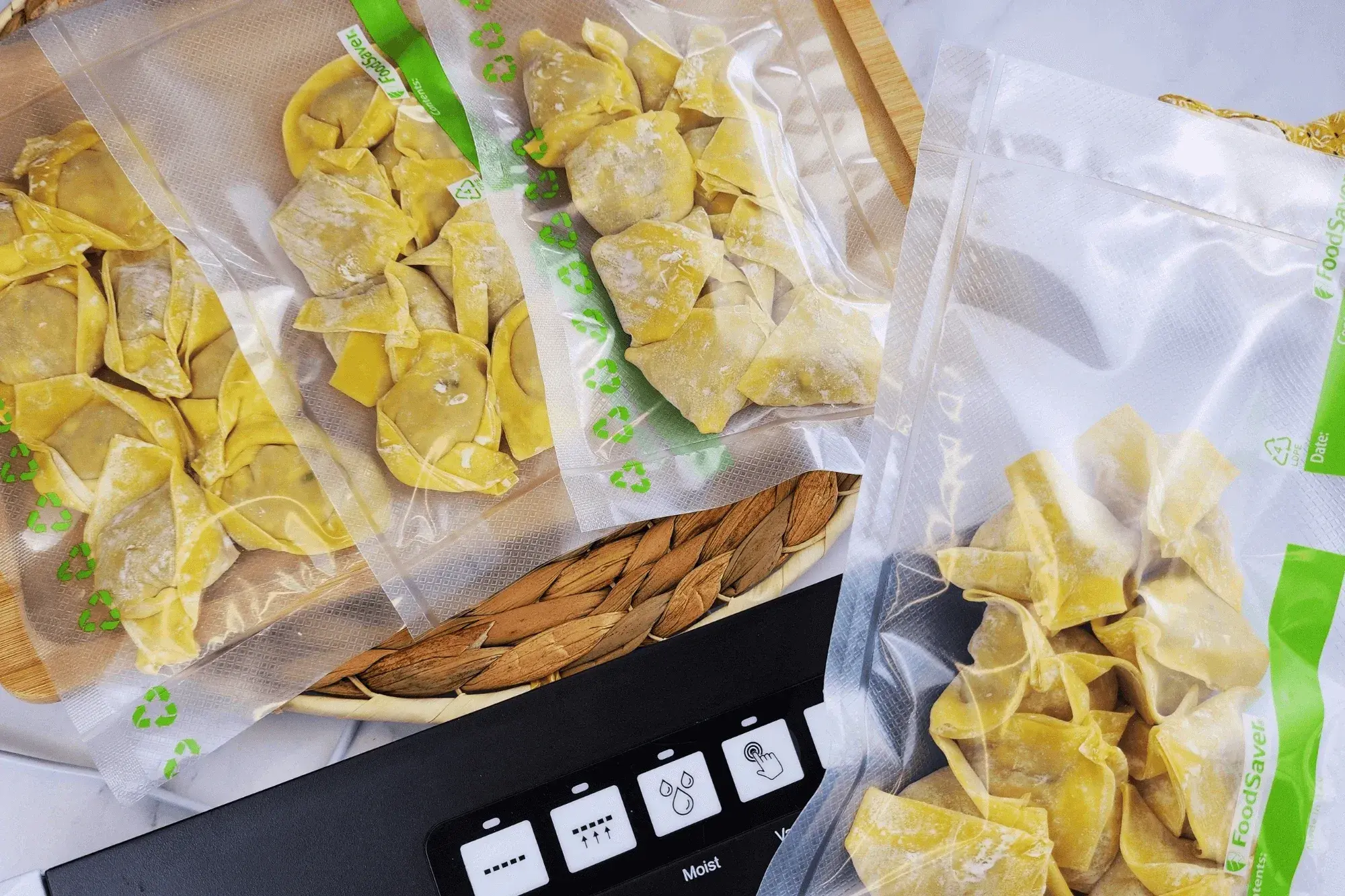 Wonton in vacuum bags