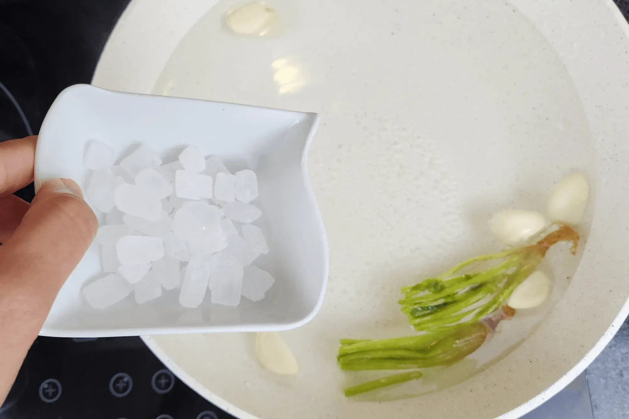 rock sugar and hot water