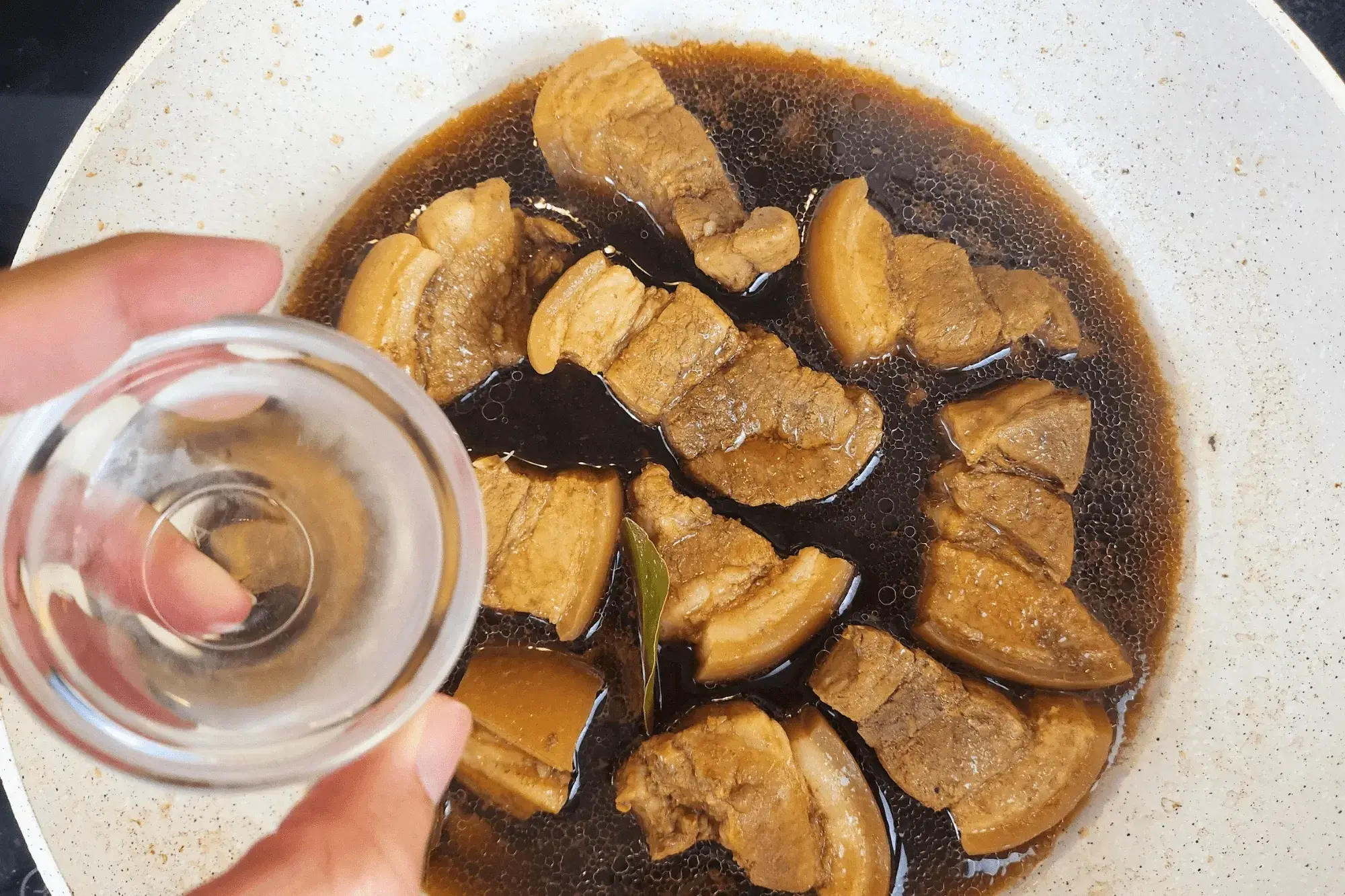 vinegar and pork Adodo in the wok