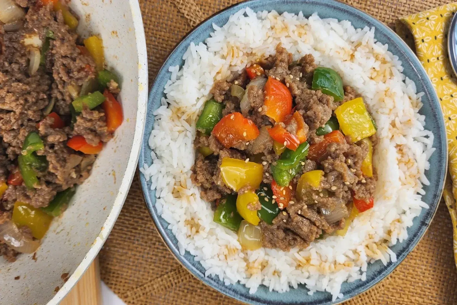 Beef and Pepper Rice Bowl (Quick & Easy Dinner!)