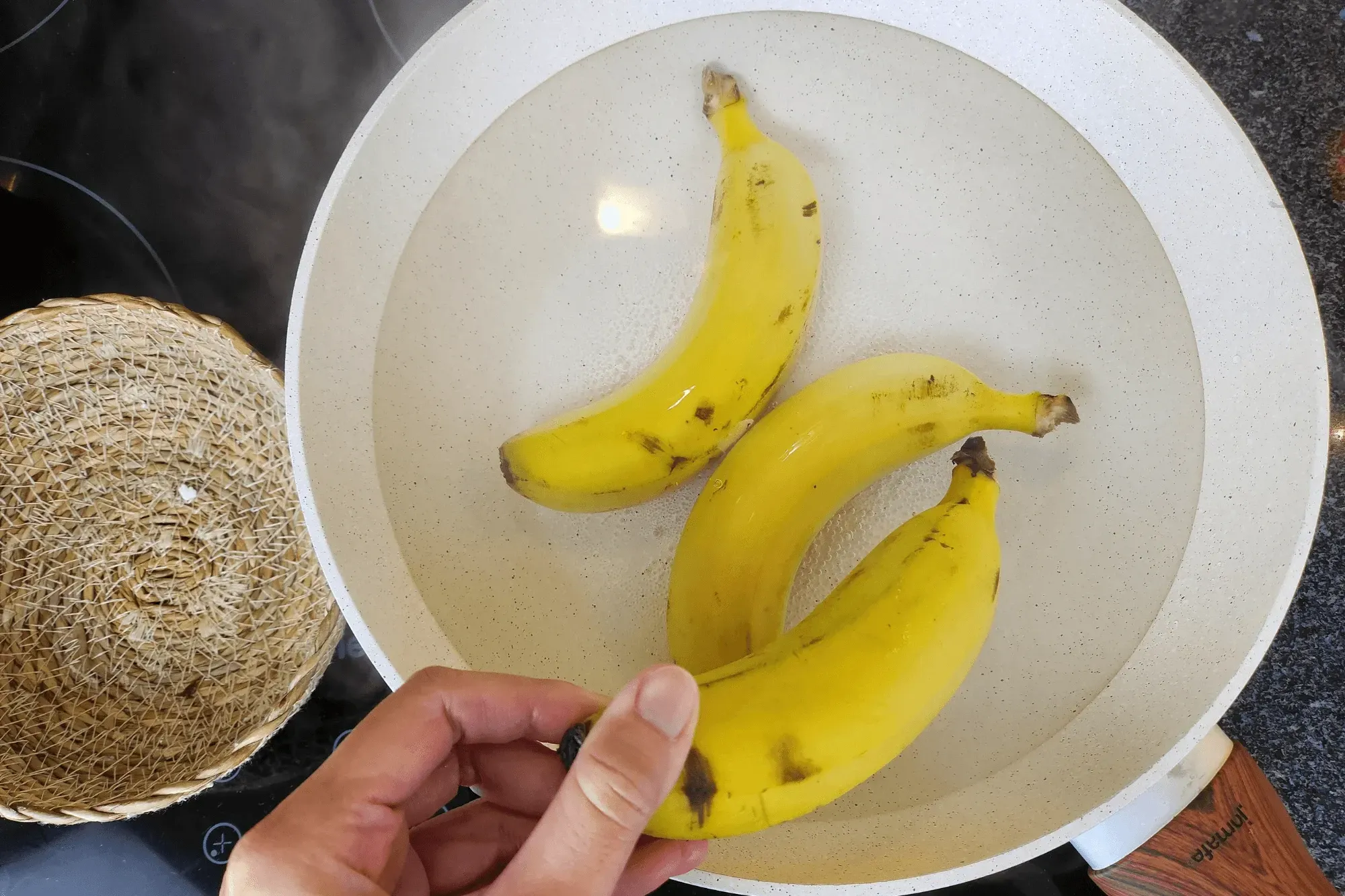  Bring a pot of water to a boil and cook the bananas for about 15 minutes until softened.
