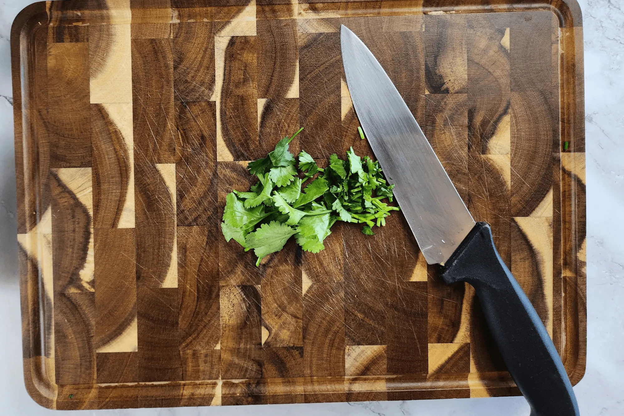 Chop the coriander leaves 