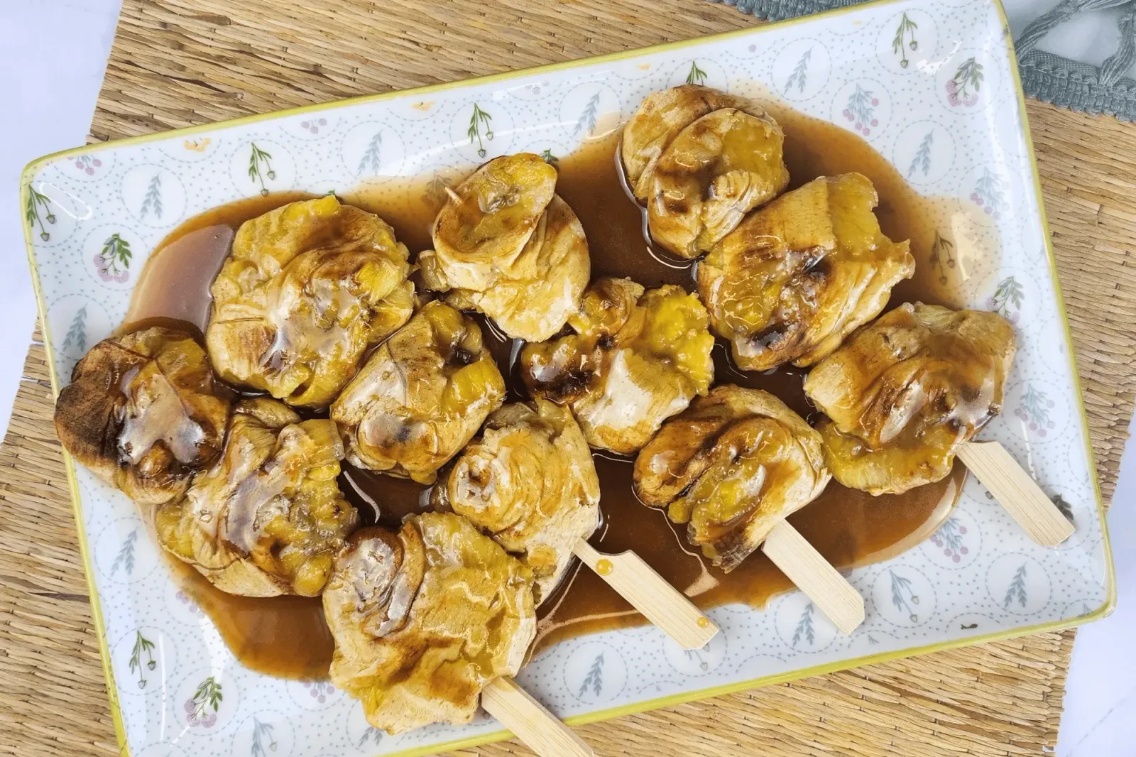 Delicious Grilled Bananas with Coconut Sauce