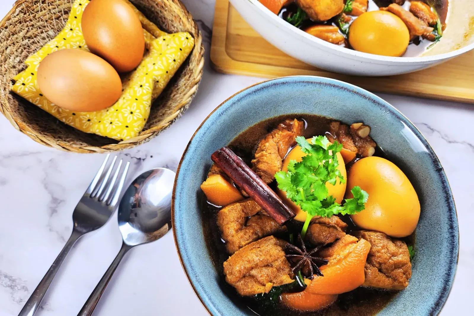 Egg and Pork in Sweet Brown Sauce (Pa-Lo) 