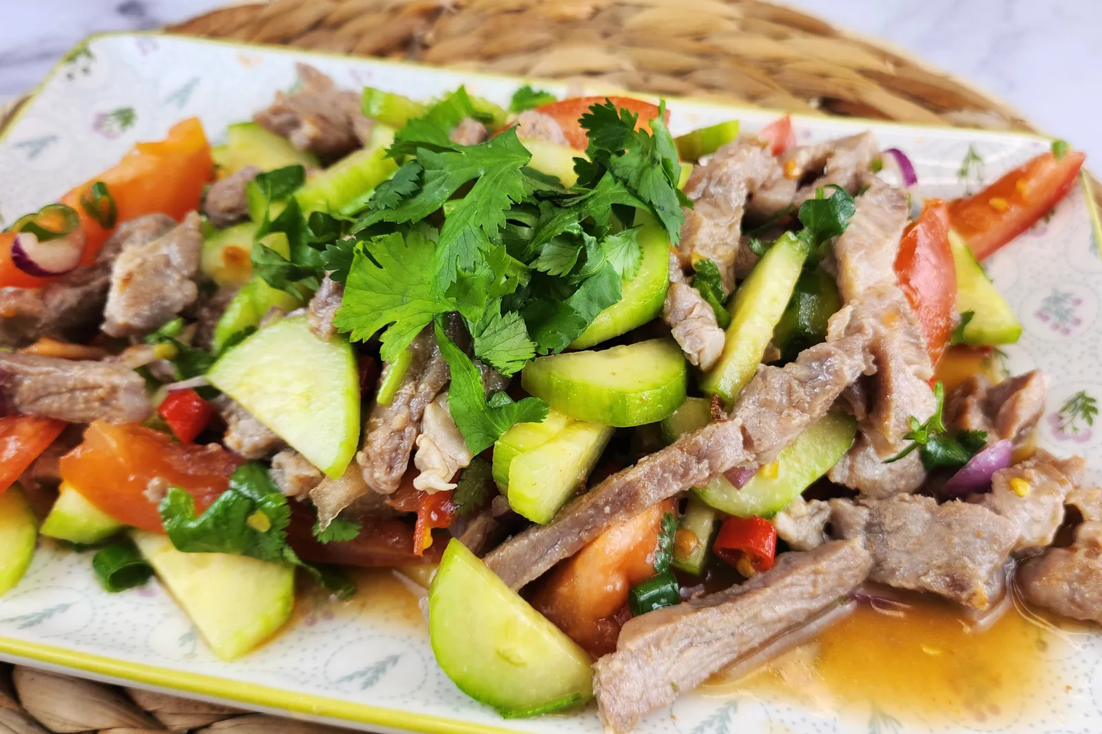 Grilled Pork Salad with Cucumber