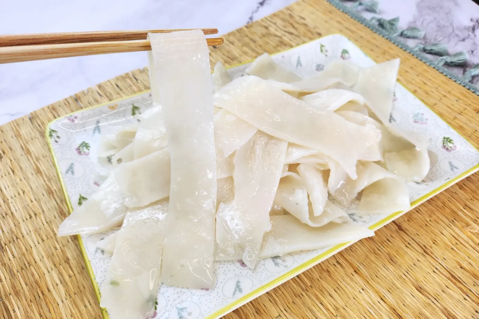 How to Make Sen Yai Noodles (Thai Wide Rice Noodles)