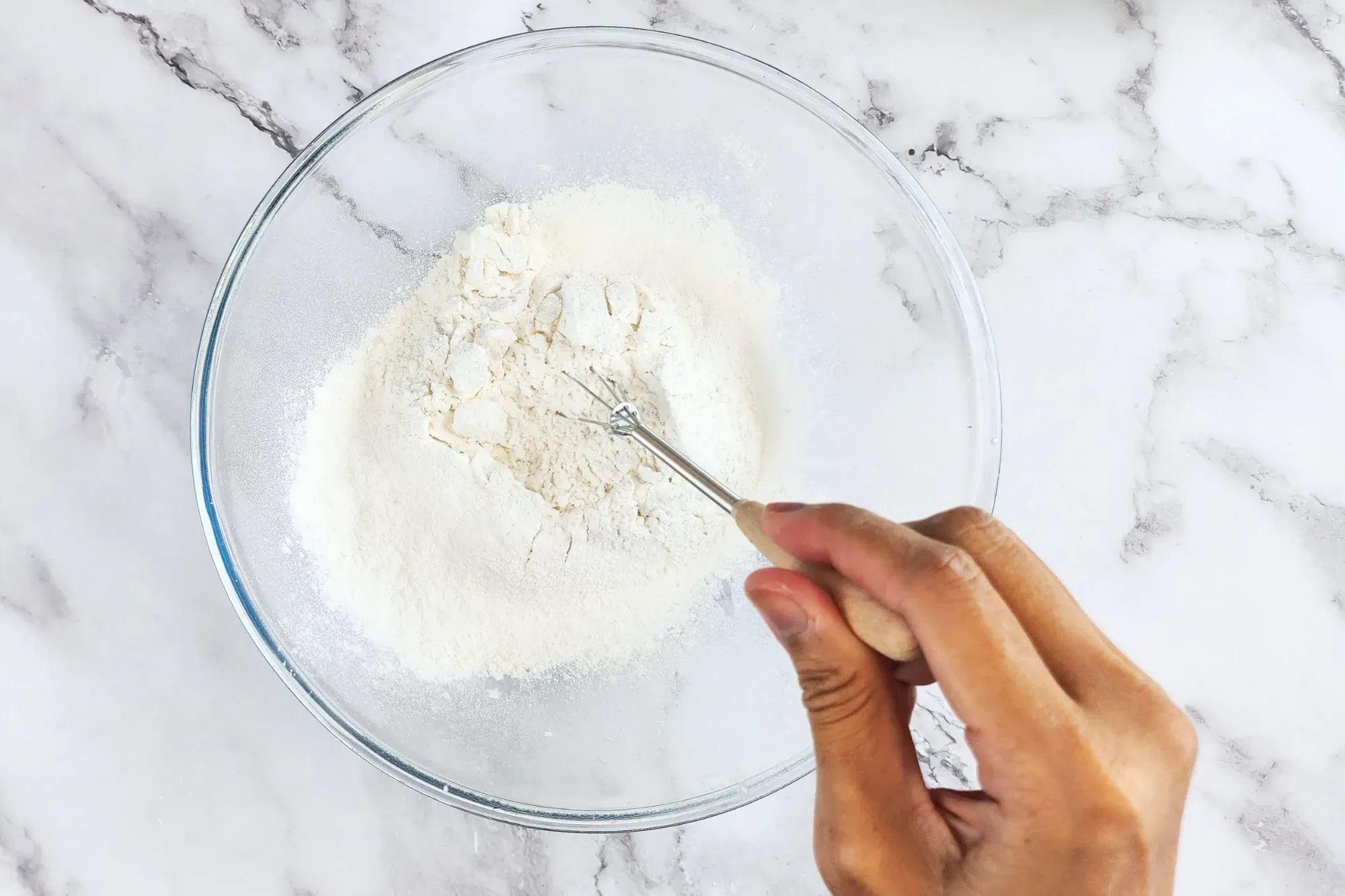 Mix it well.-How to make Sen Yai