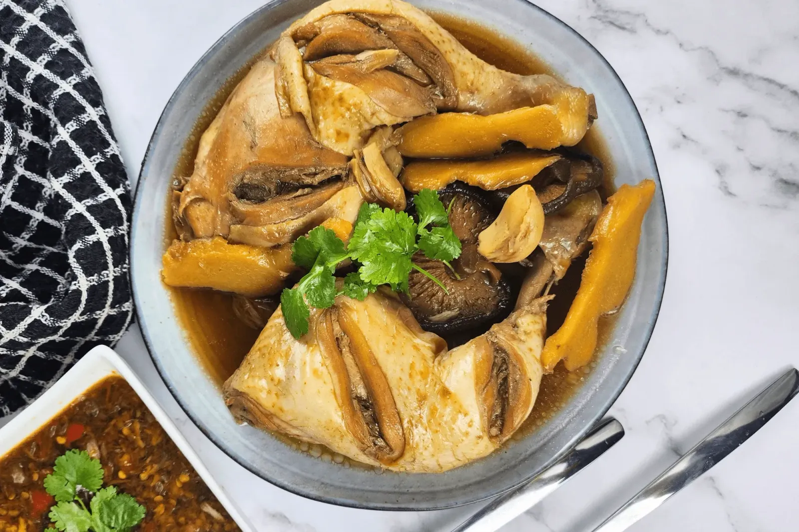 Soy Sauce Chicken (See Yao Gai) 