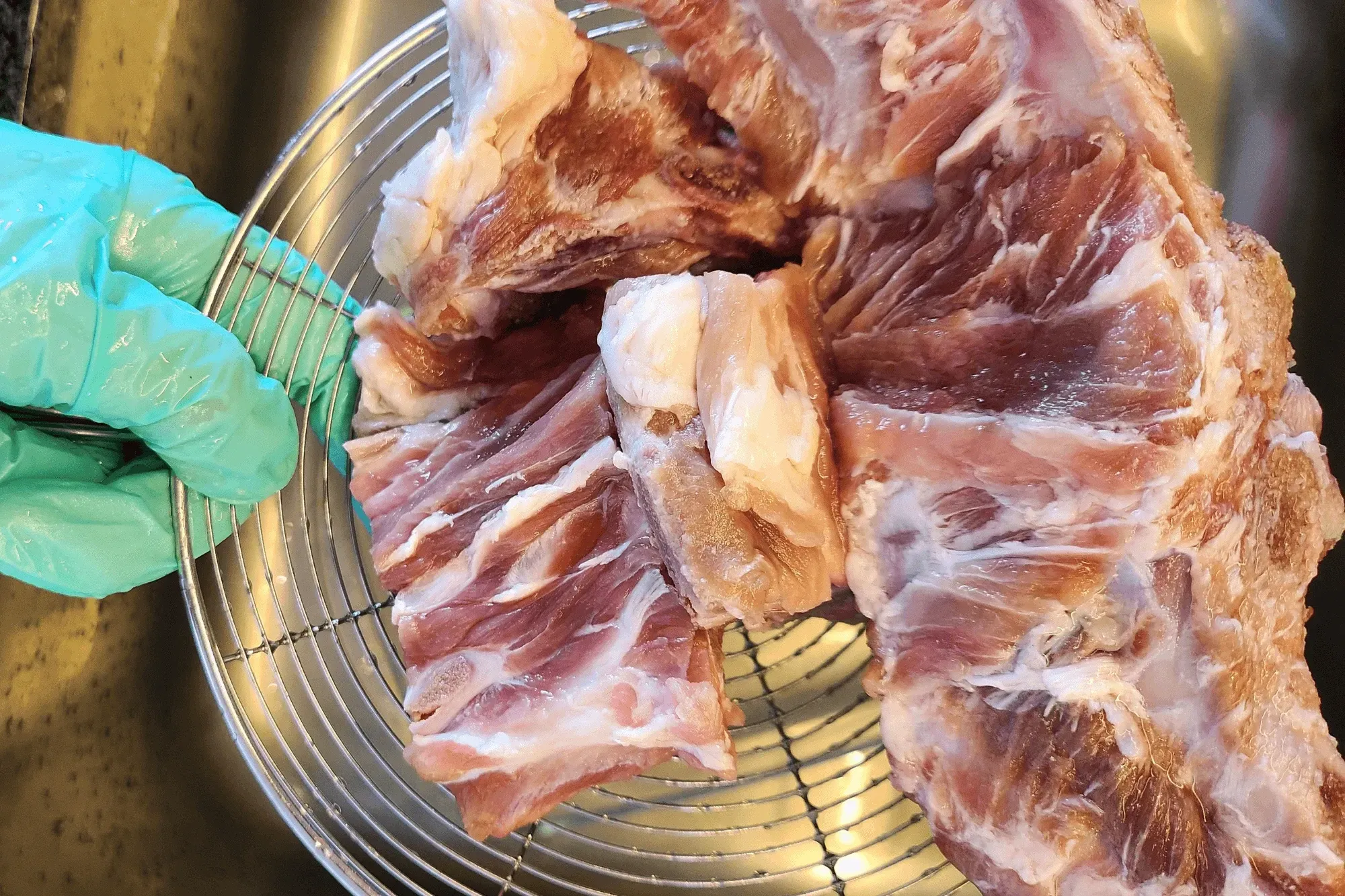 cleaned pork bones