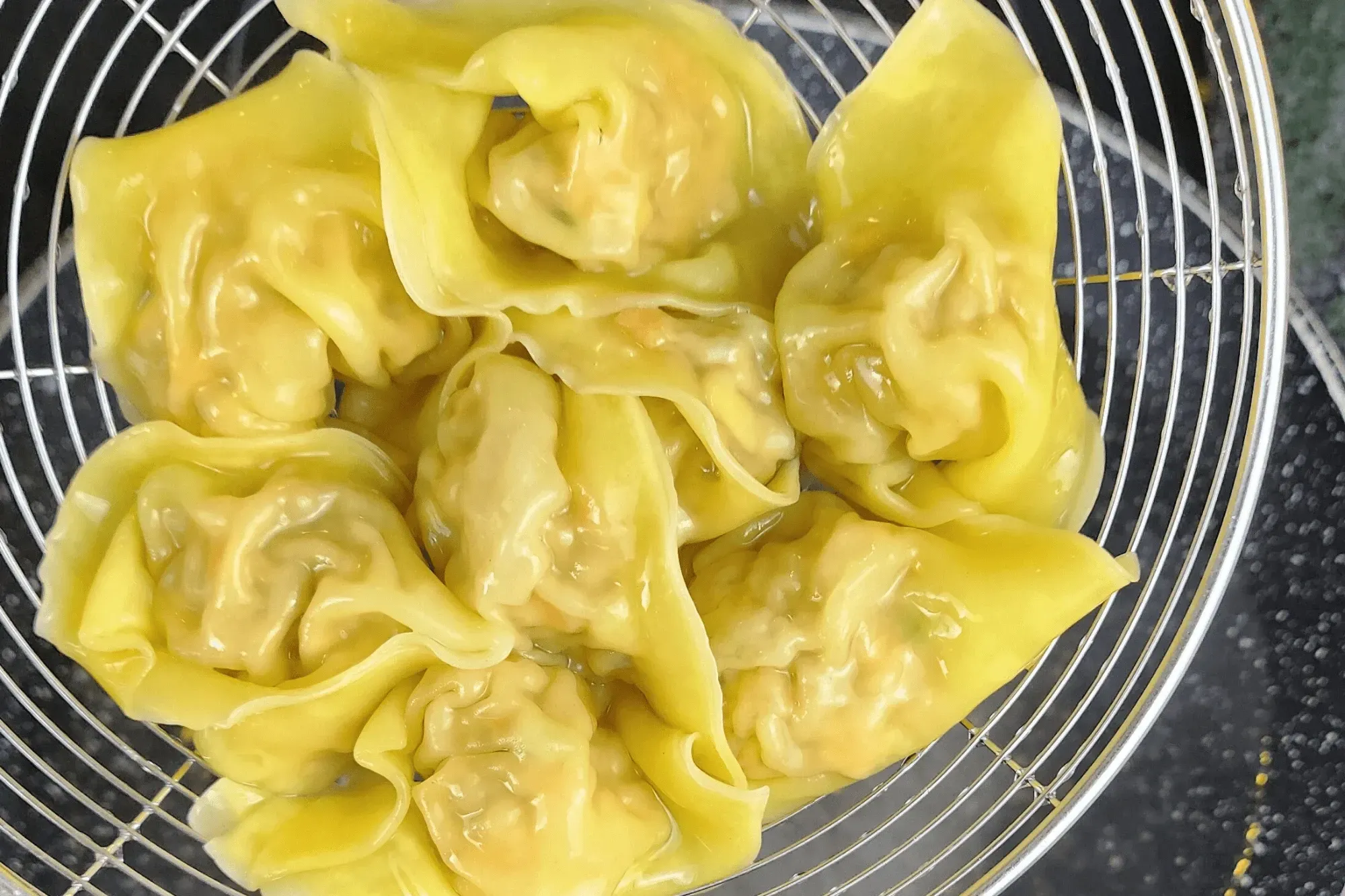 cooked wontons